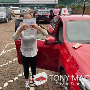 Read more about the article Driving Instructor Nottingham