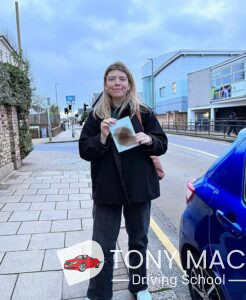 Read more about the article Driving School In Leeds West Yorkshire