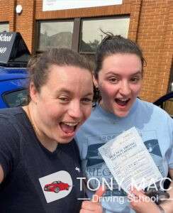 Read more about the article Driving Lessons Manchester Uk